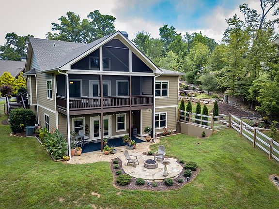 2nd image of 2068 Gallatin Rd