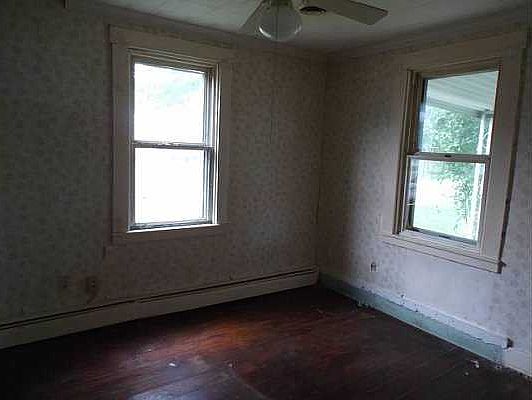 5th image of 460 Belleview Ave