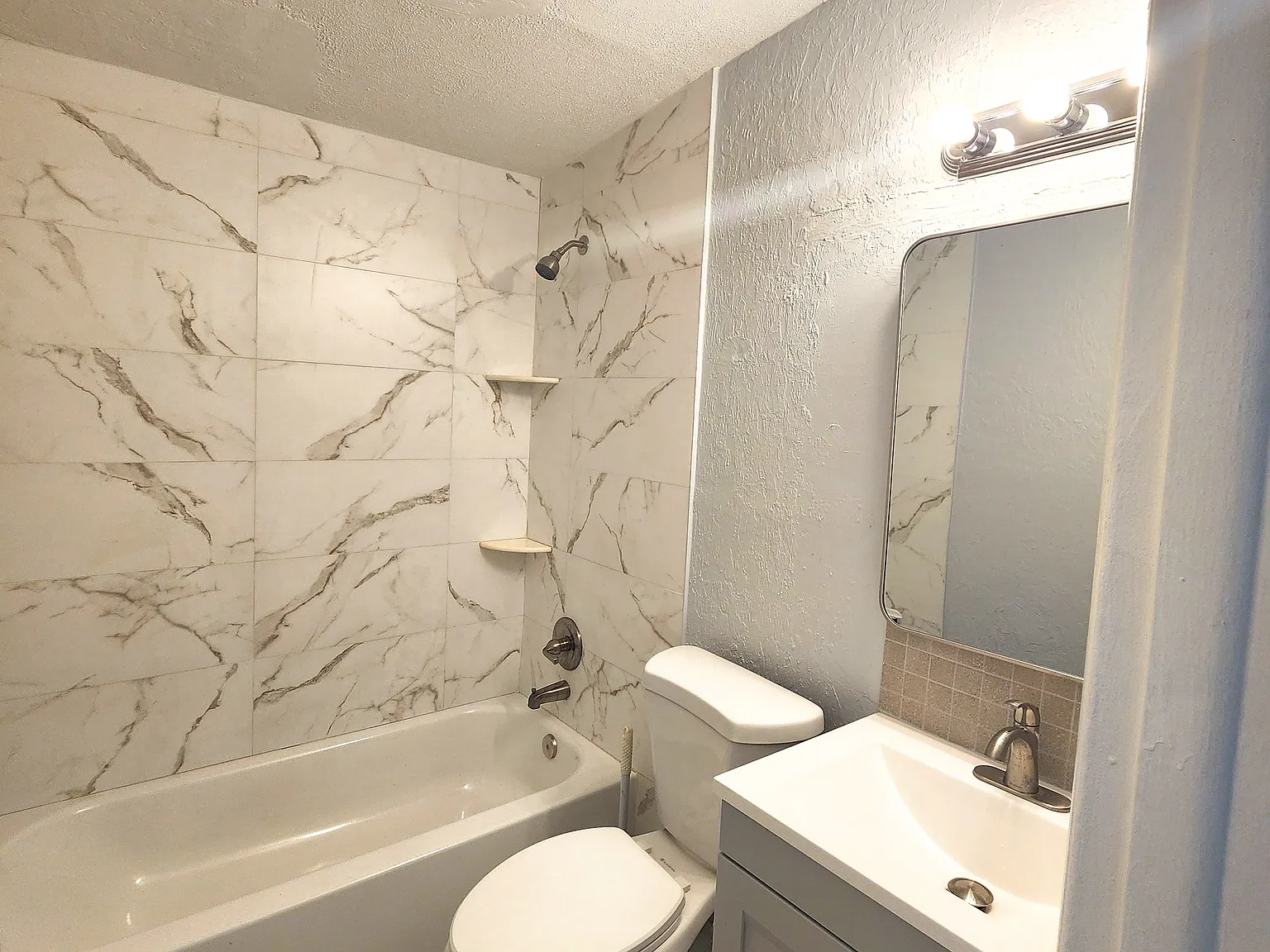 2 bed, 731 sqft, $1,850 — Photo 3