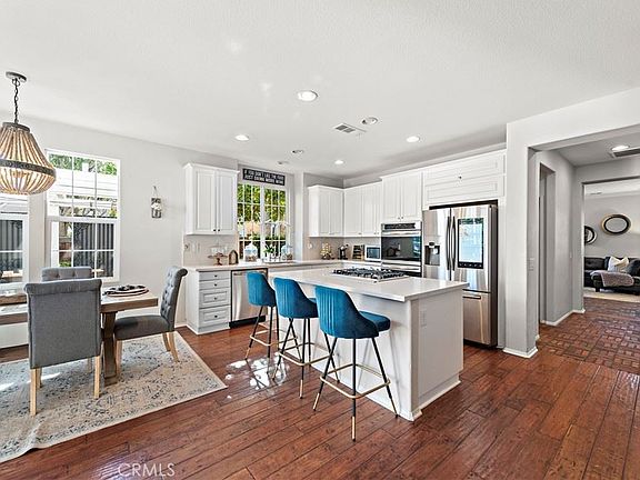 5th image of 17 Pine Hill Ln
