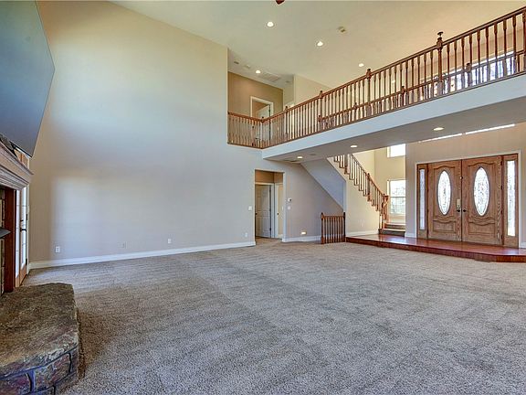 5th image of 495 Shady Oak Ln