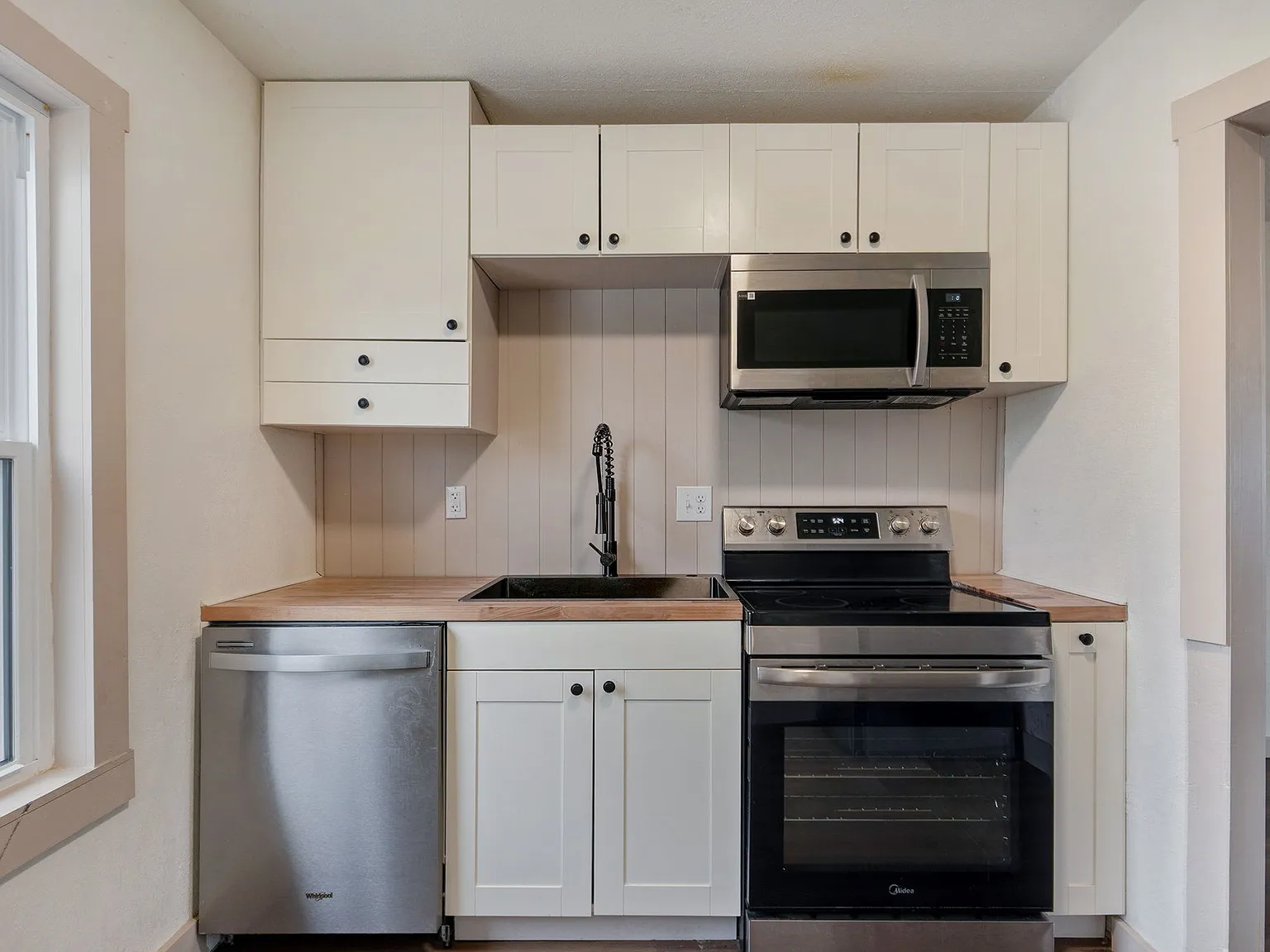 745 S Jefferson Ave Apartments — Photo 2