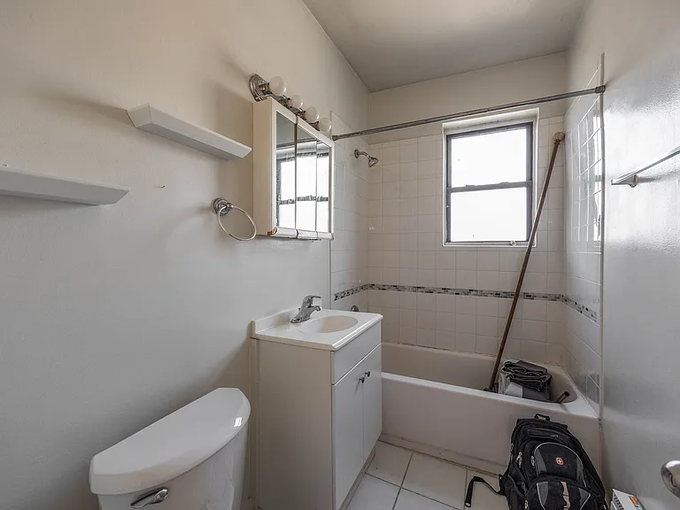 638 W Roscoe St #3N — Photo 5