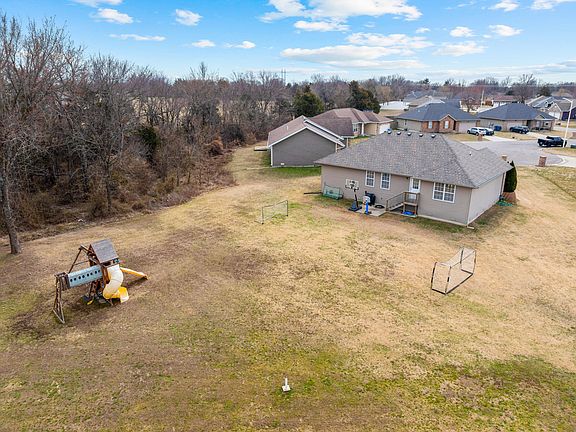 5th image of 2817 E Miller Court