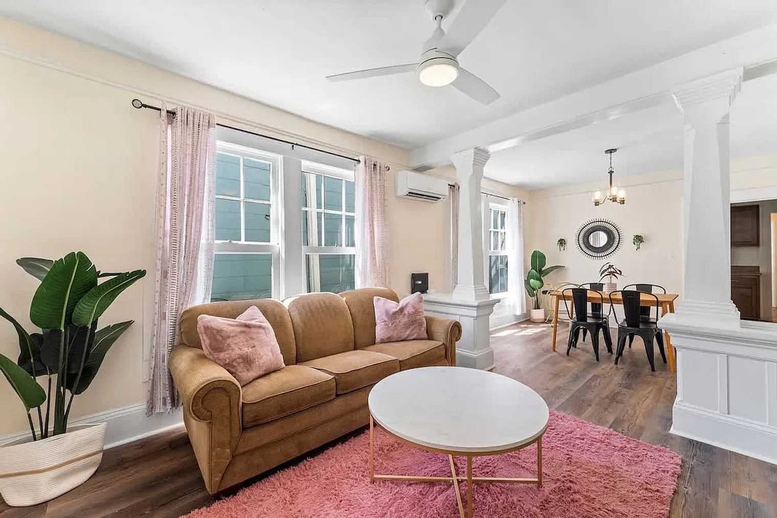 1 bed, 1.0 bath, 678 sqft, $1,061 — Photo 2