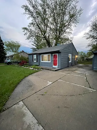 14382 Knox Ave Photo 1