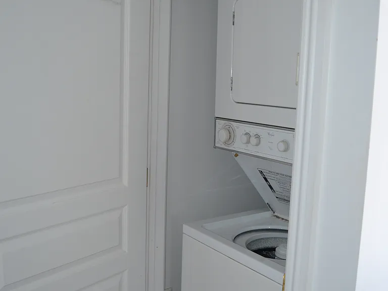 907 Bowe St #B — Photo 5