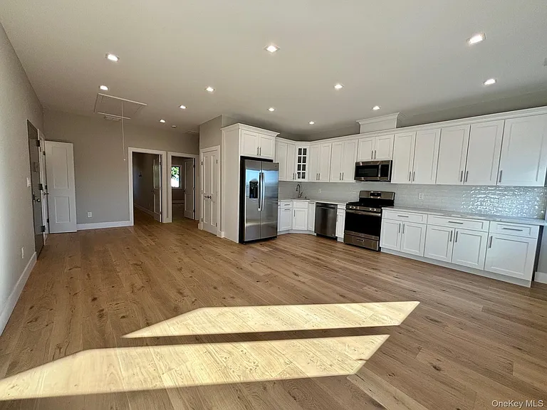 163 Harrison Ave #A — Photo 4