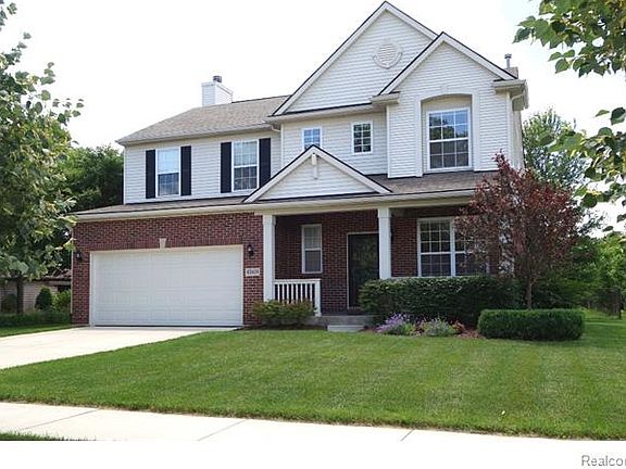 4th image of 40619 Chardon Dr