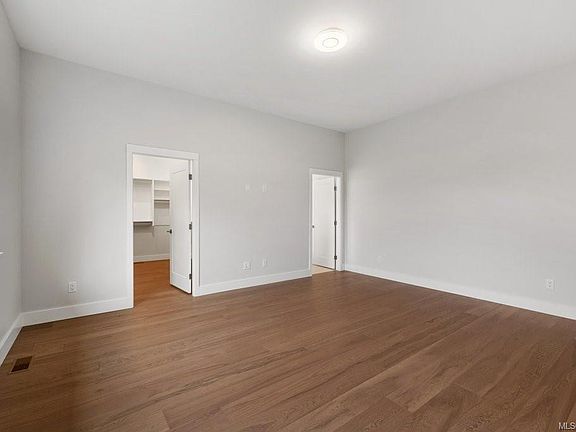 4th image of 38 Grayhawk Pl