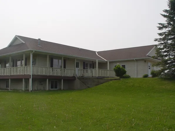 896 Becker Rd, Hastings, MI 49058