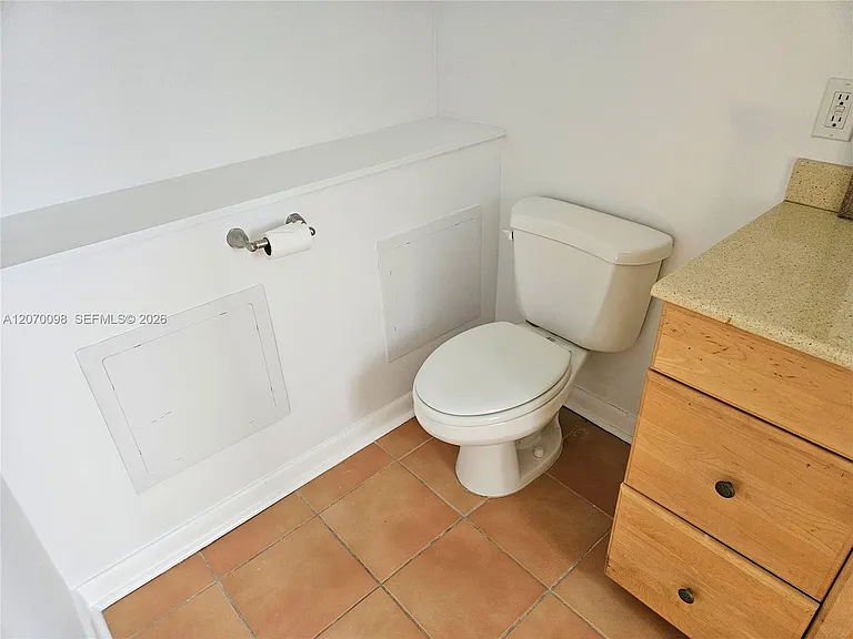 6624 SW 78th Ter — Photo 17
