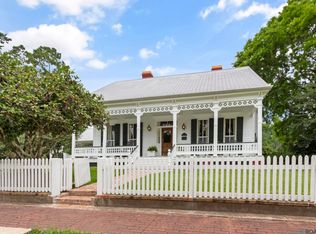 11833 Ferdinand St, Saint Francisville, LA 70775