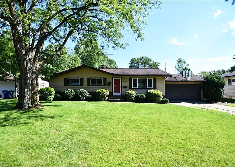1st image of 26943 Eastwood Ln