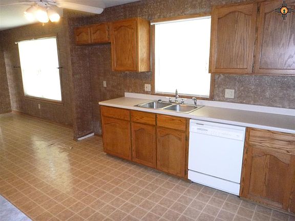 4th image of 301 Pine St
