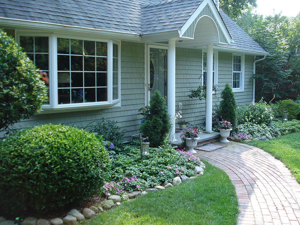 2nd image of 102 Hillwood Dr