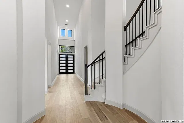 5 bed, 4.5 bath, 3395 sqft, $5,600 — Photo 4