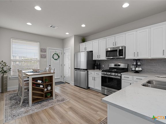 5th image of 529 Peace Dr