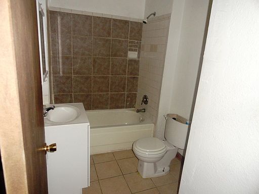 4th image of 2327 Park Ave APT B