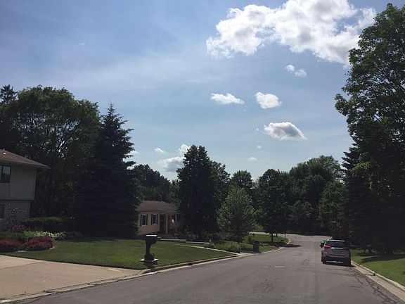 5th image of 430 Fairlane Dr