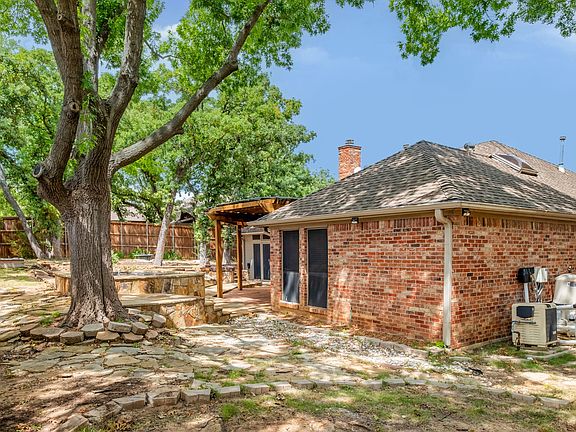 5th image of 1502 Mission Hills Ln