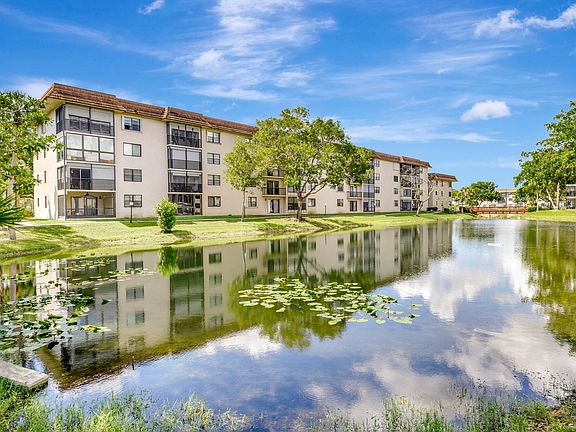 3rd image of 4975 E Sabal Palm Boulevard #411