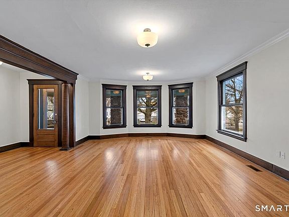 4th image of 24 Howard Avenue