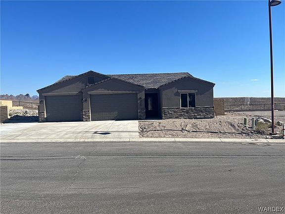 3rd image of 3128 Esmerelda Drive