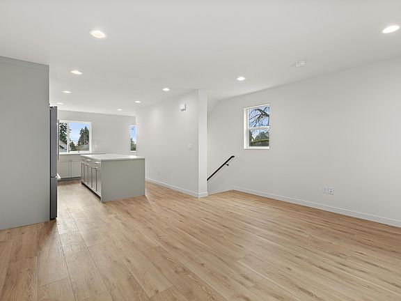 3rd image of 2128B N 88th St