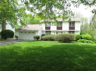876 Rumson Rd, Rochester, NY 14616