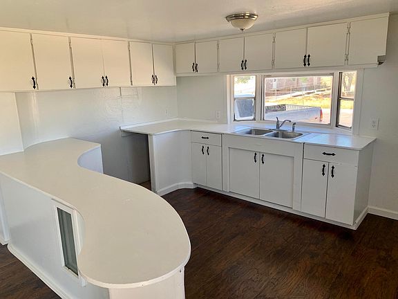 4th image of 413 S San Carlos St