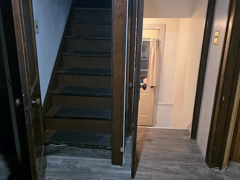 9519 Plymouth Ave — Photo 10