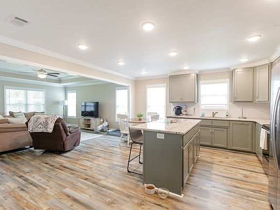 3rd image of 3679 Deidra Miller Cir