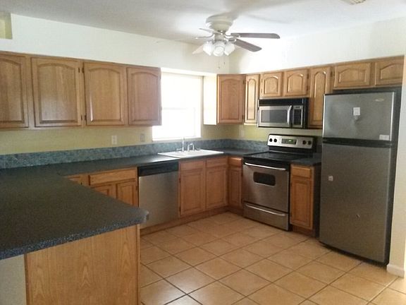 3rd image of 1021 Jonquil St