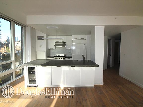 3rd image of 261 W 28th St APT 8B