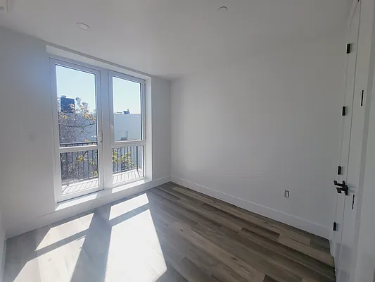 Rented by Corcoran | media 21