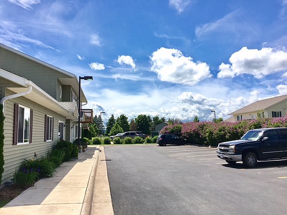 3rd image of 19 Diane Rd APT F