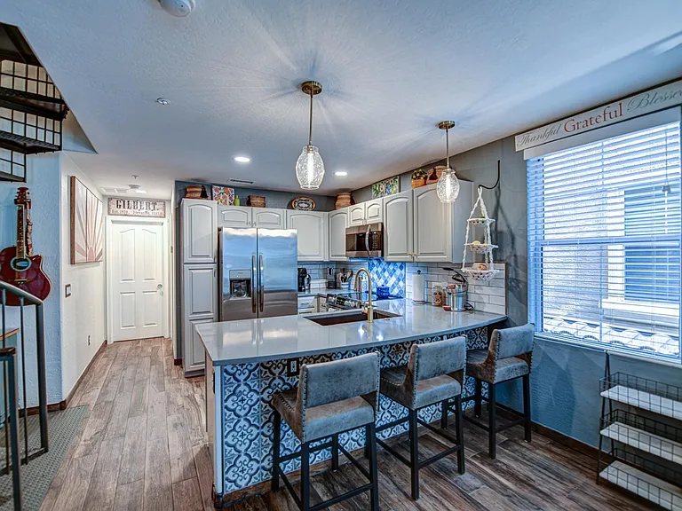426 N Alder St — Photo 17