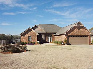 93 Brookshire Dr, Deatsville, AL 36022