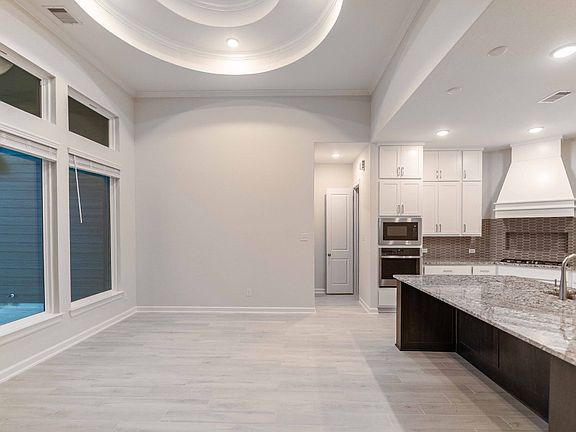 5th image of 21310 Harbor Green Ln