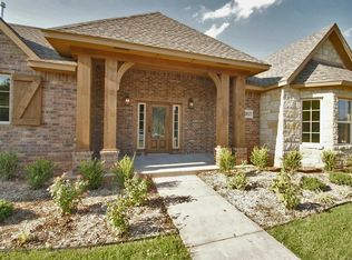 2017 Bridgeview Blvd, Edmond, OK 73003