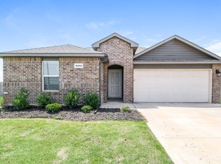 10404 SW 37th St, Mustang, OK 73064