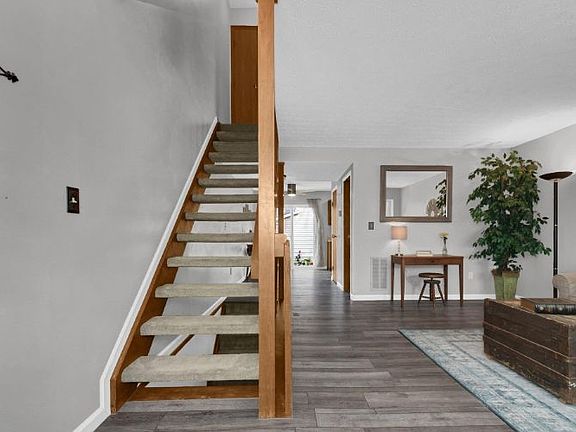 5th image of 888 Noddymill Ln E #28B