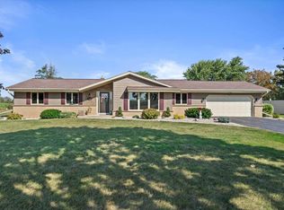 10944 W Oakwood Rd, Franklin, WI 53132