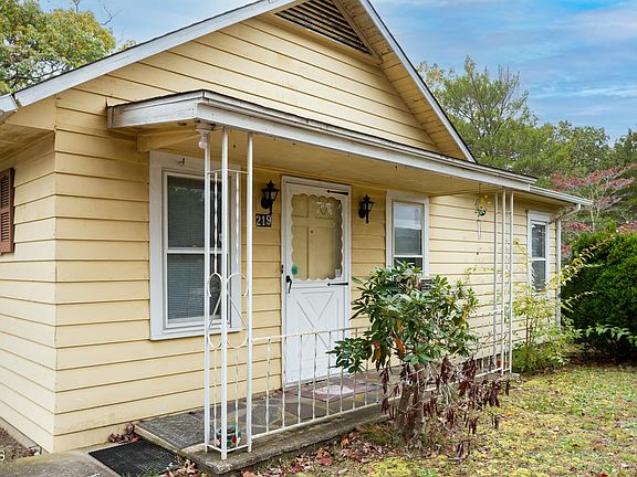 2nd image of 219 Kettle Creek Road