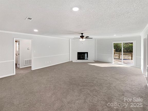 3rd image of 1751 Lesa Lin Dr