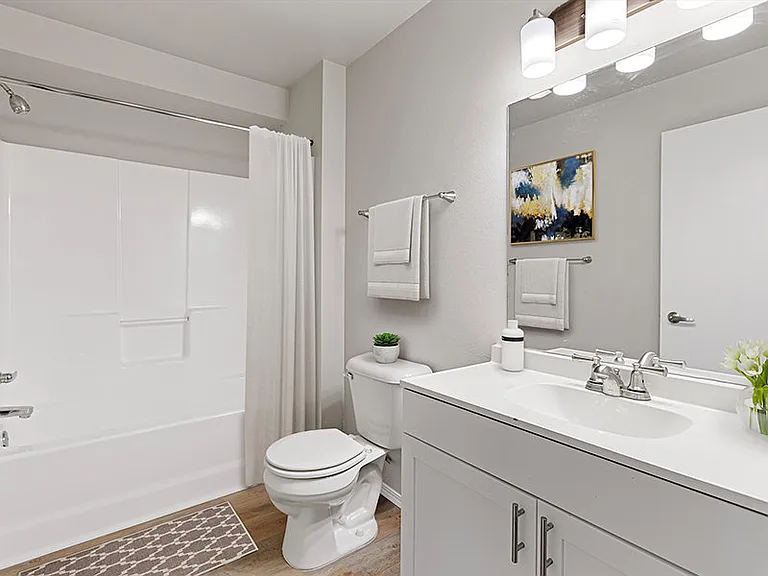 Grand Central Apartments — Photo 13
