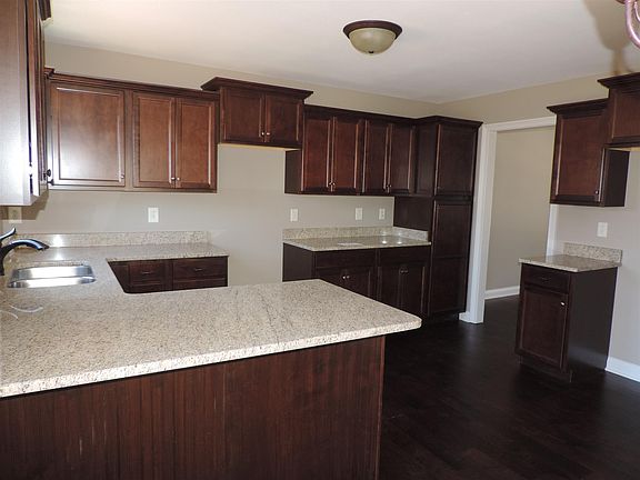 5th image of 554 Summerhaven Lot 554