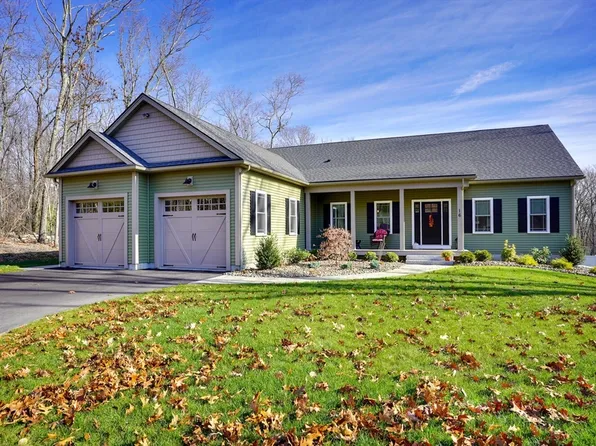 52 Harwood St, Oxford, MA 01540