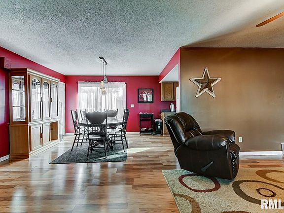 4th image of 209 S 9th St
